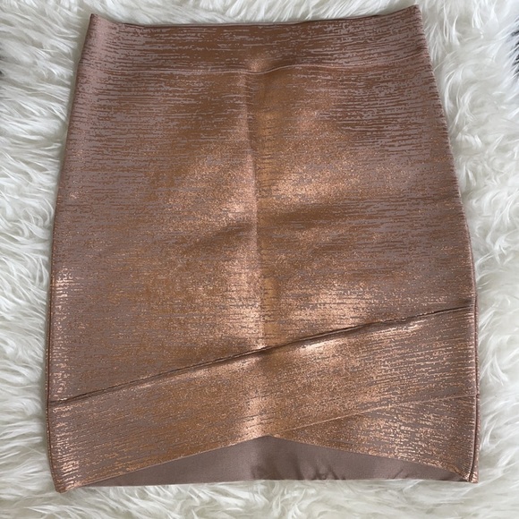 BCBGMaxAzria Dresses & Skirts - BCBGMaxazria knit bandage skirt gold rose